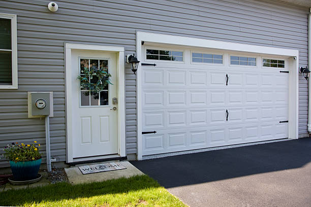 24/7 Emergency Garage Door Panel Replacement experts in Jefferson, TX